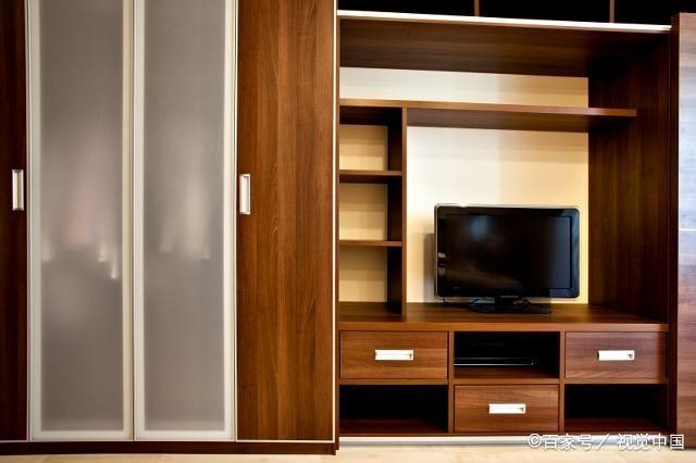 从设计师闺蜜那里取经，，，定制衣柜需要注重的“3个地方”，，，别忽视